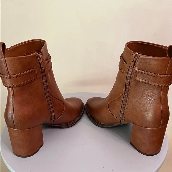 New Zodiac Ankle Boots with Block Heel - Picture 4 of 7